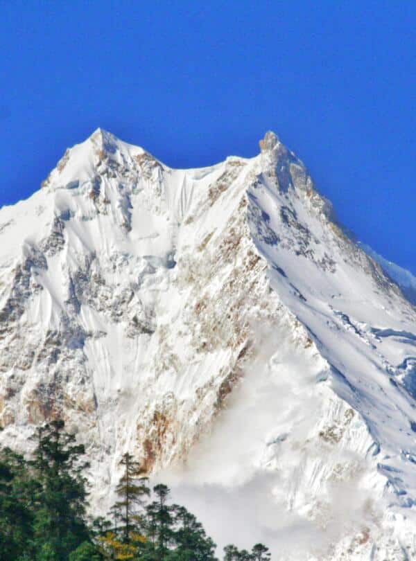 manaslu circuit trek with tsum valley